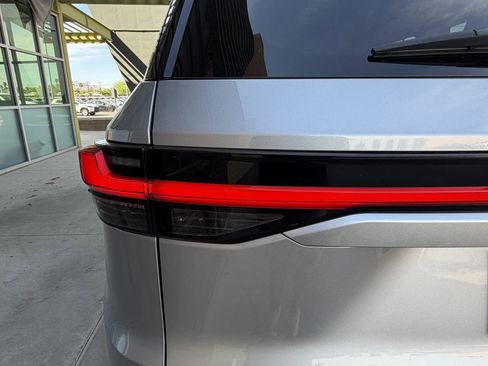 Used 2024 Lexus TX 500h AWD image 14