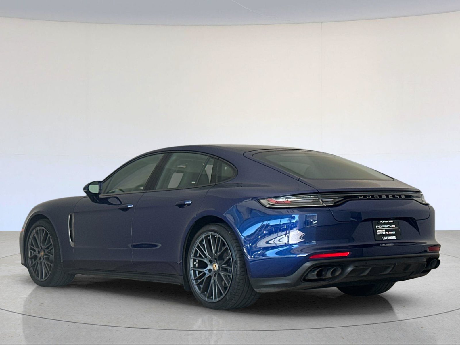 Certified 2023 Porsche Panamera Platinum Edition w/ Assistance Package RWD image 3
