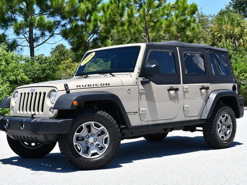 Used 2018 Jeep Wrangler Unlimited Rubicon w/ Connectivity Group AWD/4WD image 21