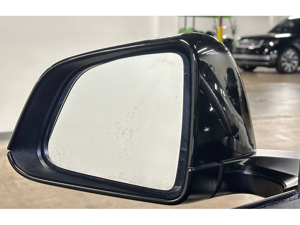 Used 2021 Tesla Model Y Long Range AWD/4WD image 35