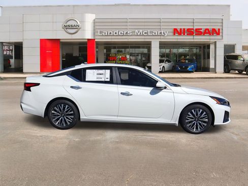 New 2025 Nissan Altima 2.5 SV w/ SV Premium Package image 2