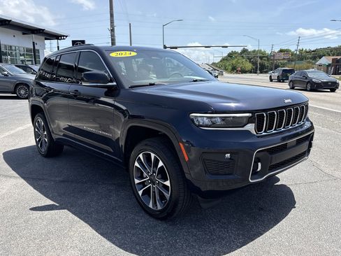 Used 2024 Jeep Grand Cherokee Overland AWD/4WD image 7