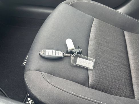 Used 2025 Nissan Altima 2.5 SV FWD image 18