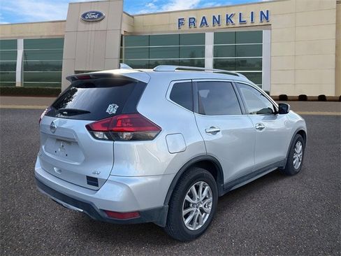 Used 2018 Nissan Rogue SV image 7