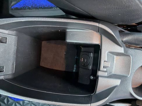 Used 2014 Hyundai Veloster Turbo w/ Turbo Technology Package 04 FWD image 49