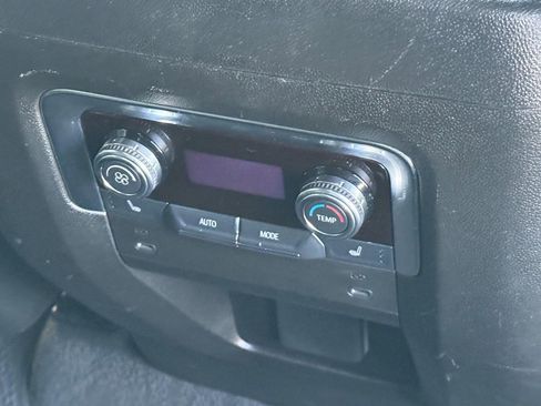 Used 2025 GMC Yukon XL Denali image 18