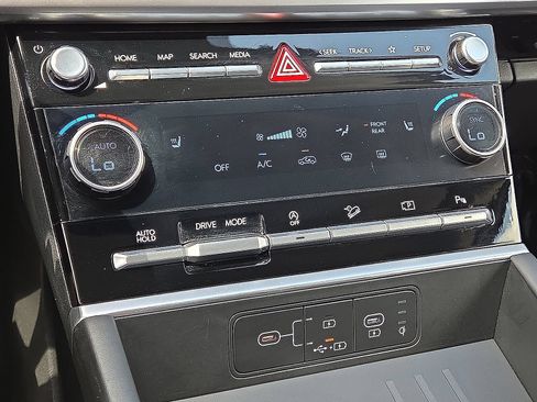 Used 2025 Hyundai Santa Fe SEL FWD image 26