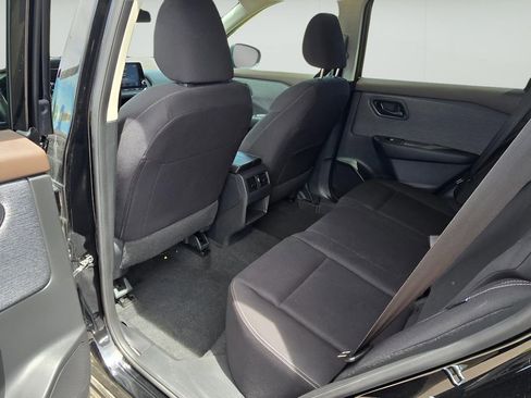 Used 2023 Nissan Rogue S AWD/4WD image 27
