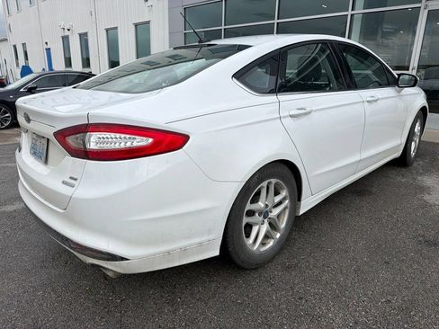Used 2014 Ford Fusion SE FWD image 3