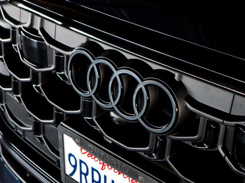 Certified 2025 Audi Q8 Premium Plus w/ Premium Plus Package AWD/4WD image 33