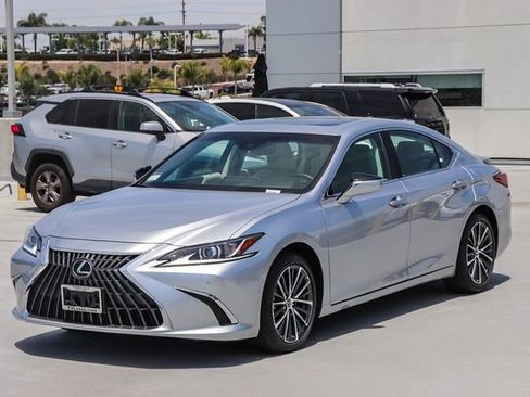 Used 2025 Lexus ES 300h w/ Premium Package FWD image 3