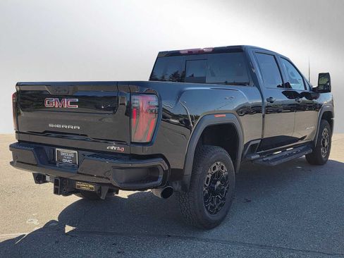 Used 2025 GMC Sierra 2500 AT4 w/ Technology Package AWD/4WD image 3