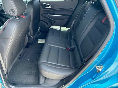 Used 2025 Chevrolet Trax RS w/ Sunroof Package FWD image 9