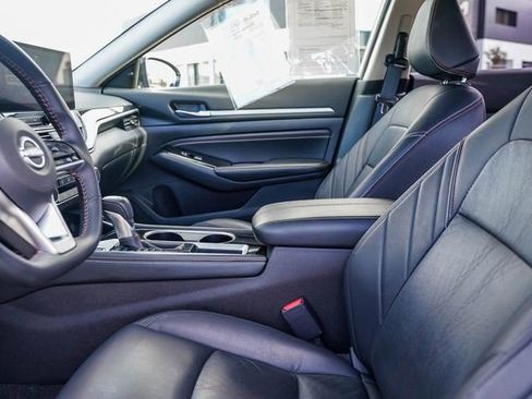 Used 2023 Nissan Altima 2.5 SR w/ SR Premium Package image 18