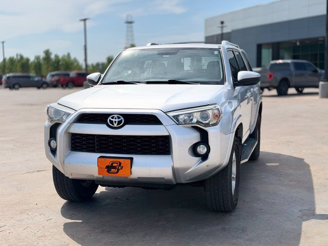 Used 2015 Toyota 4Runner SR5 AWD/4WD image 2
