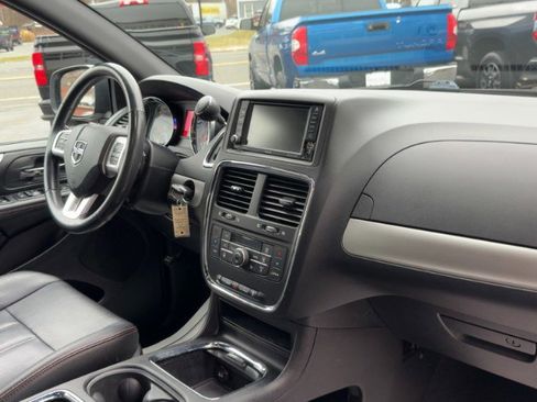 Used 2019 Dodge Grand Caravan GT image 19