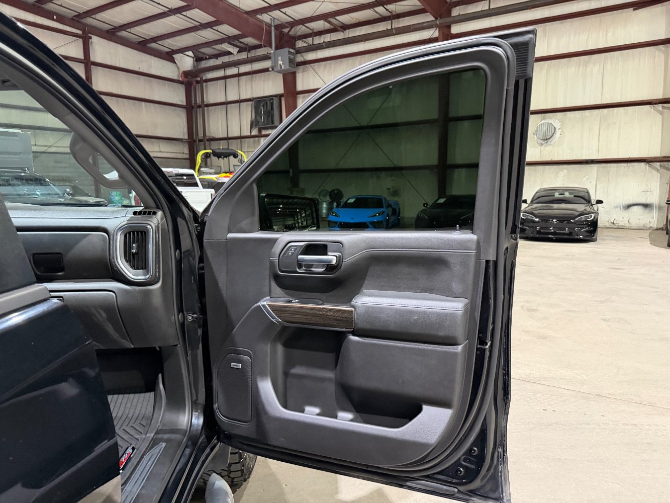 Used 2020 Chevrolet Silverado 1500 LT Trail Boss AWD/4WD image 24