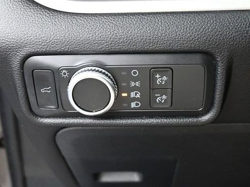 Used 2021 Ford Explorer XLT RWD image 17