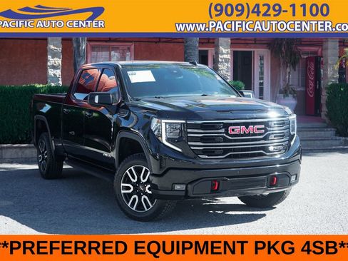 Used 2022 GMC Sierra 1500 AT4 w/ AT4 Preferred Package AWD/4WD image 1