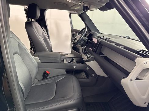 Used 2023 Land Rover Defender 130 S image 21