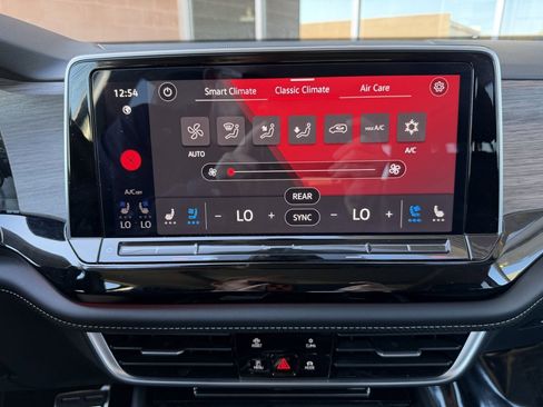 Used 2024 Volkswagen Atlas SEL Premium R-Line image 22