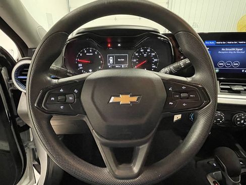 Used 2024 Chevrolet Trax LS w/ Driver Confidence Package FWD image 30