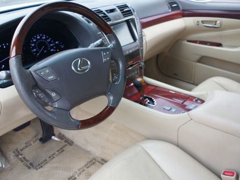 Used 2007 Lexus LS 460 image 10