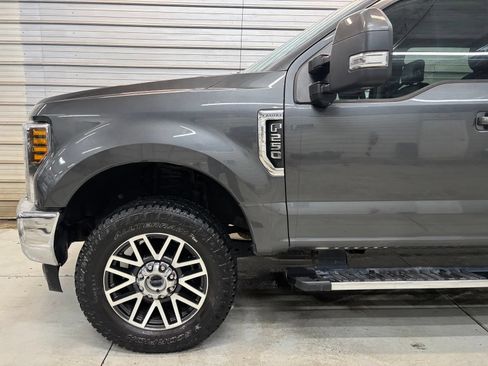 Used 2018 Ford F250 Lariat w/ Lariat Value Package AWD/4WD image 4
