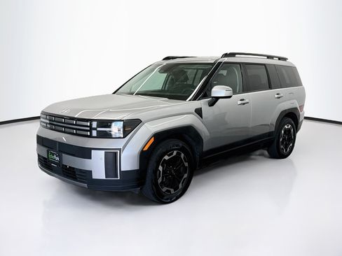 Used 2025 Hyundai Santa Fe SEL FWD image 3