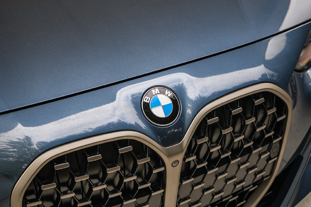 Used 2023 BMW M440i Coupe w/ Premium Package RWD image 9