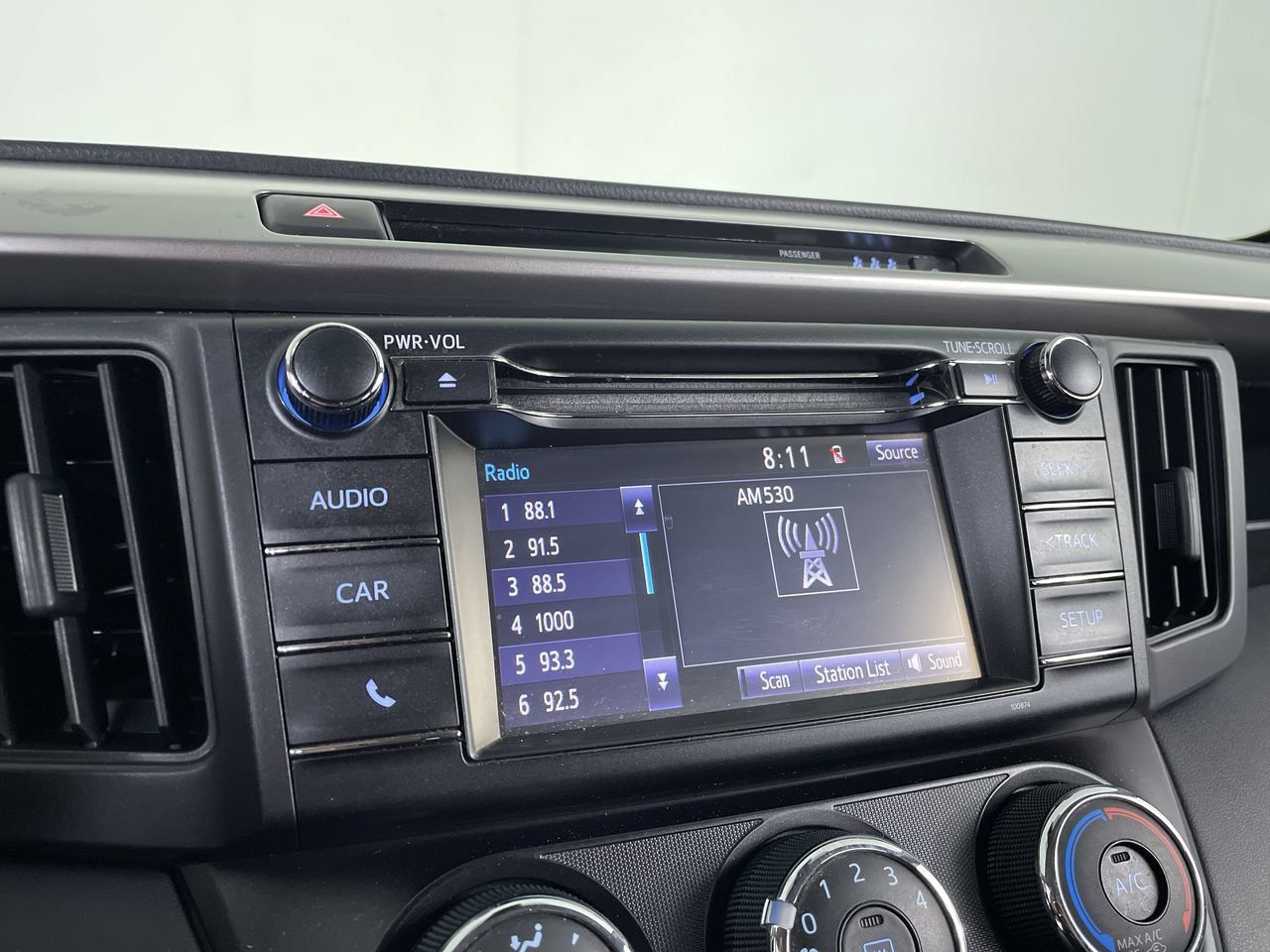 Used 2018 Toyota RAV4 LE w/ All Weather Liner Package AWD/4WD image 15