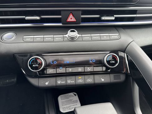 New 2026 Hyundai Elantra Limited FWD image 21