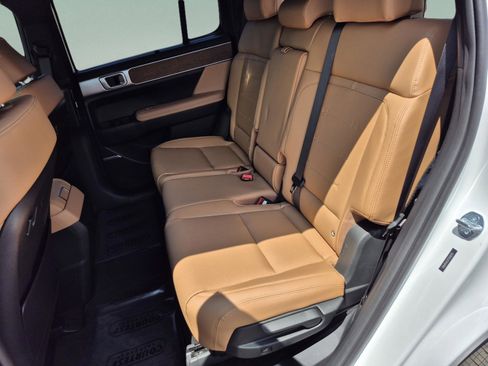 New 2026 Hyundai Santa Fe Limited FWD image 18