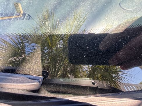 Used 2025 Nissan Versa SV image 9