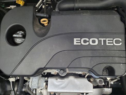 Used 2018 Chevrolet Equinox LT image 30