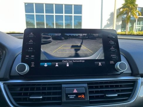 Used 2018 Honda Accord Sport image 8