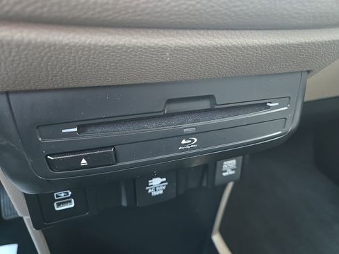 Used 2024 Honda Odyssey Elite image 64