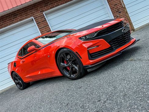 Used 2019 Chevrolet Camaro SS RWD image 28