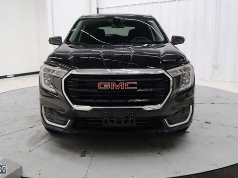 Used 2024 GMC Terrain SLE image 11
