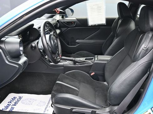 Used 2022 Toyota GR86 Premium w/ ALL Weather Mat Package (TMS) image 16