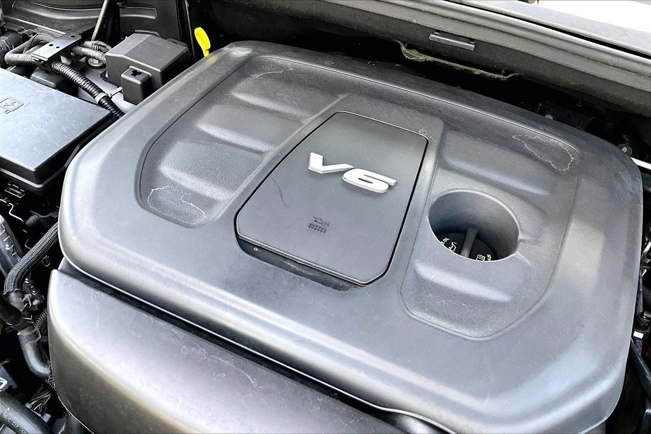 Used 2019 Jeep Grand Cherokee Altitude AWD/4WD image 30