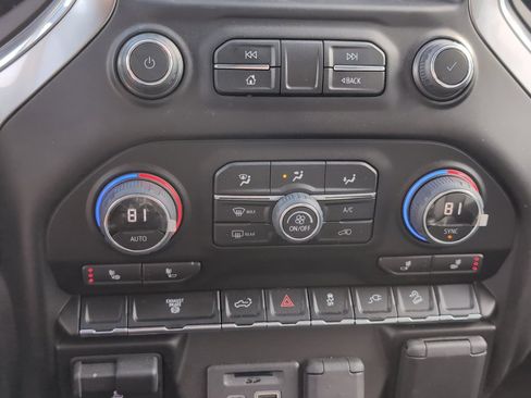 Used 2022 Chevrolet Silverado 2500 LTZ w/ Z71 Off-Road Package image 19