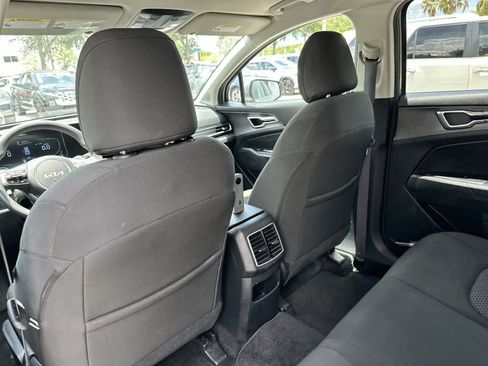 Used 2023 Kia Sportage LX AWD/4WD image 17
