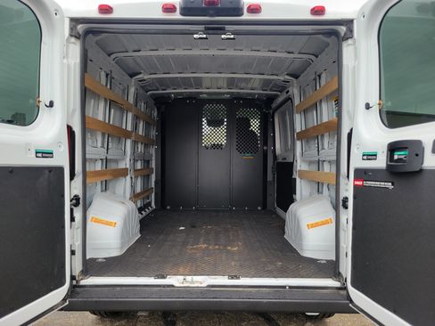 Used 2025 RAM ProMaster 2500 w/ U-Haul Equipment Group FWD image 18