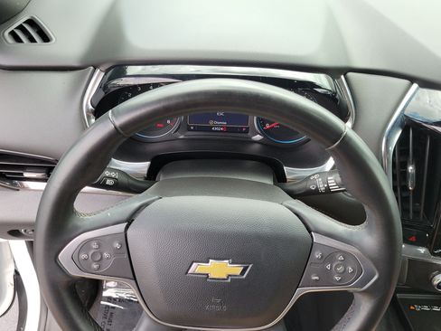 Used 2023 Chevrolet Traverse LT FWD image 22