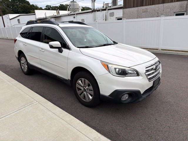 Used 2017 Subaru Outback 2.5i Premium AWD/4WD image 1