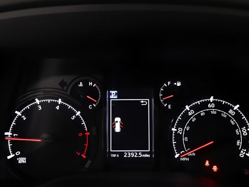 Used 2021 Toyota 4Runner SR5 Premium w/ Moonroof Package AWD/4WD image 12