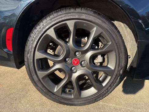 Used 2018 FIAT 124 Spider Abarth w/ Convenience Group image 19