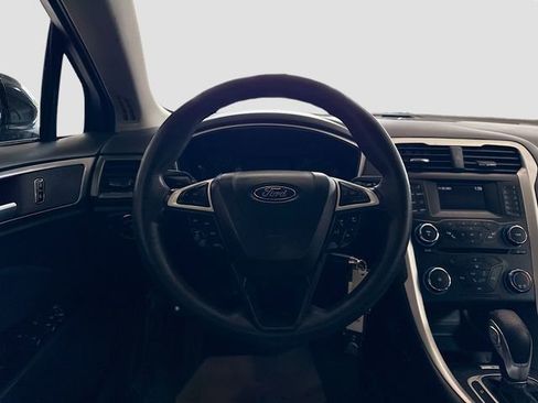 Used 2014 Ford Fusion SE FWD image 20
