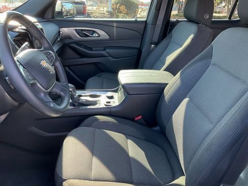 Used 2023 Chevrolet Traverse LT image 5